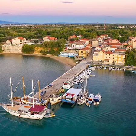 Holiday home Seaside House With A Swimming Pool Privlaka, Zadar - 24270 Privlaka (Zadar)